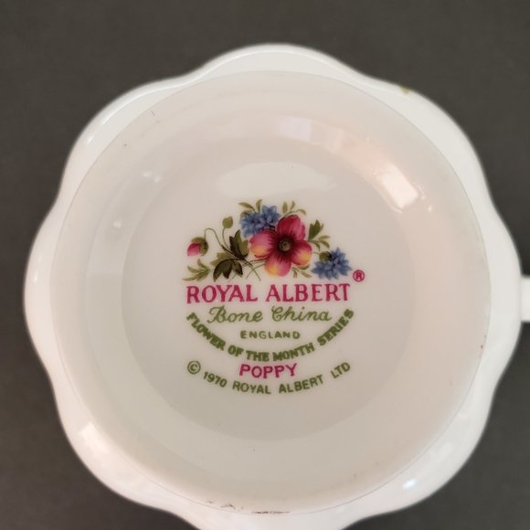 Royal Albert Flower of the Month August Fine Bone China Coffee Tea Cup poppy - Picture 3 of 8